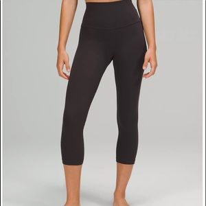 Brand new Lululemon cropped Align 21”with Nulu fabric